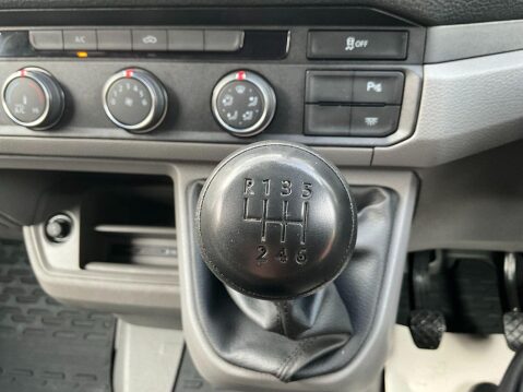 Volkswagen Crafter 2.0 TDI CR35 Trendline Panel Van 5dr Diesel Manual FWD MWB Euro 6 (s/s) (14 32