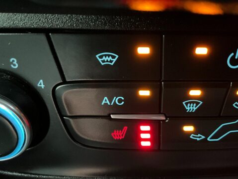 Ford Transit Connect 1.5 240 EcoBlue Limited Panel Van 5dr Diesel Auto L2 Euro 6 (s/s) (120 ps) 35