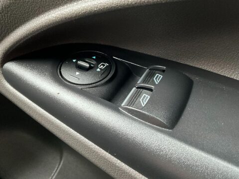 Ford Transit Connect 1.5 240 EcoBlue Limited Panel Van 5dr Diesel Auto L2 Euro 6 (s/s) (120 ps) 39