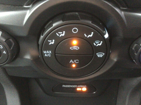 Ford Ecosport 1.5 ZETEC 5d 110 BHP 21