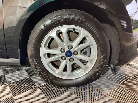 Ford Transit Connect 1.5 200 LIMITED TDCI 119 BHP 8