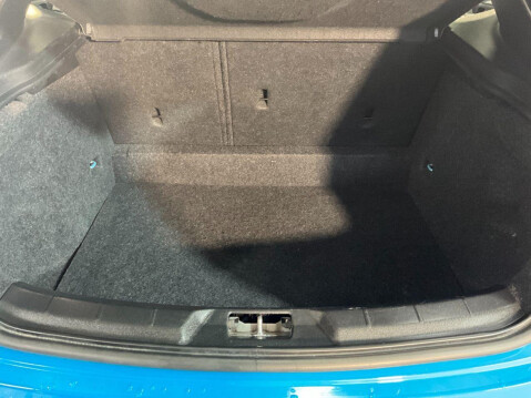 Volvo V40 2.0 T2 R-DESIGN 5d 120 BHP 8
