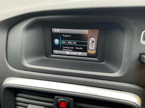 Volvo V40 2.0 T2 R-DESIGN 5d 120 BHP 23