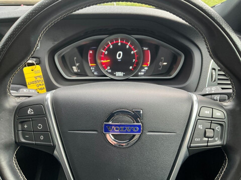 Volvo V40 2.0 T2 R-DESIGN 5d 120 BHP 38