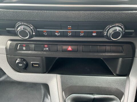 Vauxhall Vivaro 2.0 L2H1 3100 DYNAMIC S/S 121 BHP 17