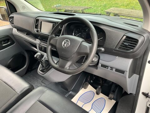Vauxhall Vivaro 2.0 L2H1 3100 DYNAMIC S/S 121 BHP 9