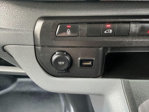 Vauxhall Vivaro 2.0 L2H1 3100 DYNAMIC S/S 121 BHP 35