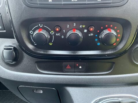 Vauxhall Vivaro 1.6 L2H1 2900 SPORTIVE CDTI 120 BHP 17