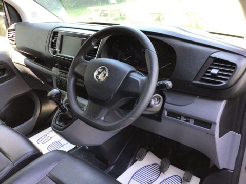 Vauxhall Vivaro 1.5 L2H1 2900 SPORTIVE S/S 101 BHP 10