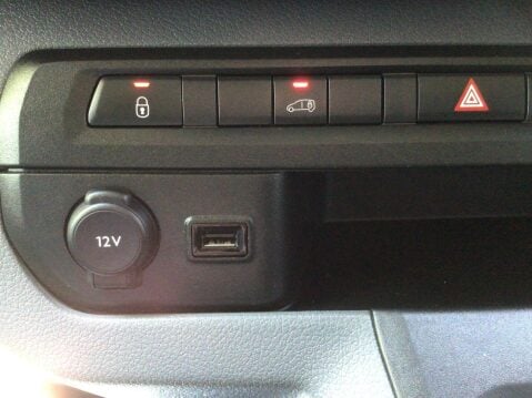 Vauxhall Vivaro 1.5 L2H1 2900 SPORTIVE S/S 101 BHP 28