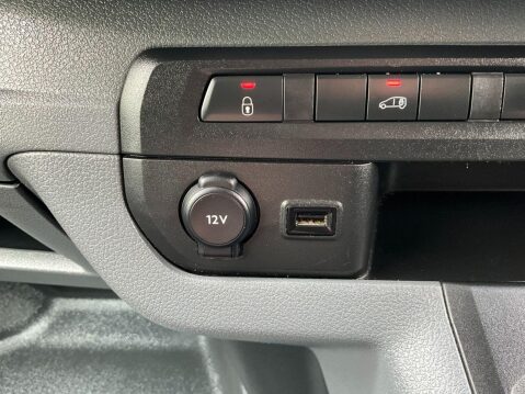 Vauxhall Vivaro 1.5 L2H1 F2900 DYNAMIC S/S 101 BHP 35