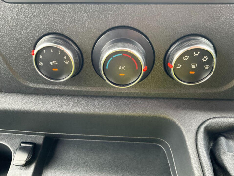 Vauxhall Movano 2.3 L3H2 F3500 135 BHP 13