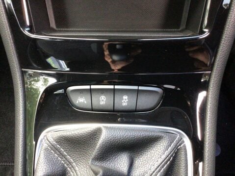 Vauxhall Astra 1.2 SRI 5d 144 BHP 16