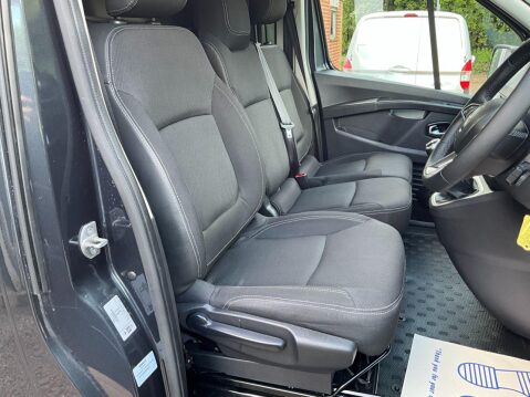 Renault Trafic 2.0 LL30 SPORT DCI 150 BHP 12