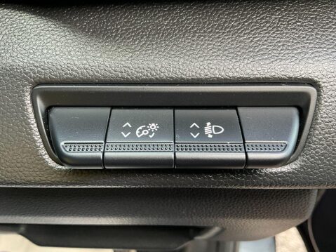 Renault Trafic 2.0 LL30 SPORT DCI 150 BHP 25