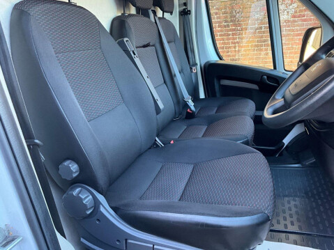 Peugeot Boxer 2.2 BLUEHDI 335 L3H3 PROFESSIONAL P/V 139 BHP 9