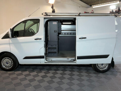 Ford Transit Custom 2.0 300 TREND P/V L2 H1 104 BHP 9