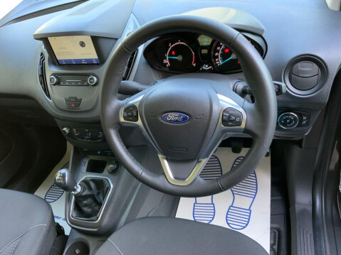 Ford Transit Courier 1.5 LIMITED TDCI 99 BHP 8