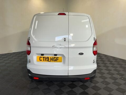Ford Transit Courier 1.0 LIMITED 99 BHP 5
