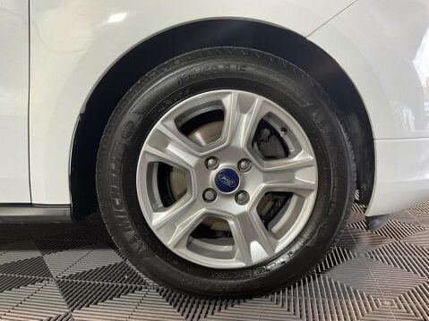 Ford Transit Courier 1.0 LIMITED 99 BHP 8
