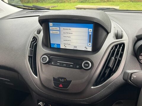 Ford Transit Courier 1.0 LIMITED 99 BHP 23