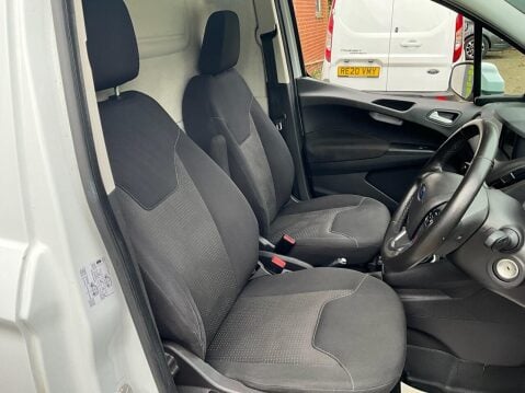 Ford Transit Courier 1.0 LIMITED 99 BHP 11