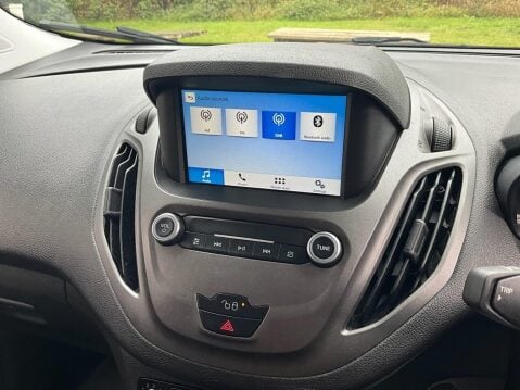 Ford Transit Courier 1.0 LIMITED 99 BHP 22