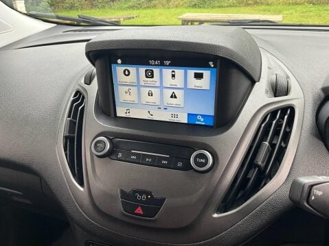 Ford Transit Courier 1.0 LIMITED 99 BHP 27
