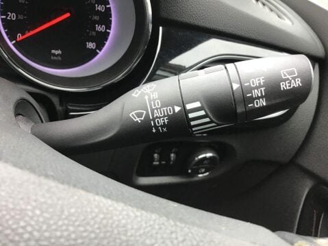 Vauxhall Astra 1.4 SRI 5d 148 BHP 21