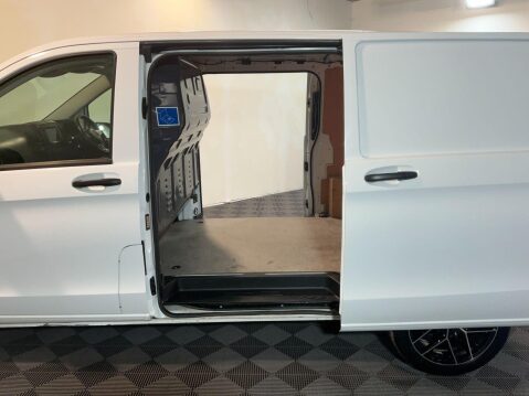 Mercedes-Benz Vito 2.0 114 CDI Progressive G-Tronic RWD L2 Euro 6 (s/s) 5dr (LWB) 9