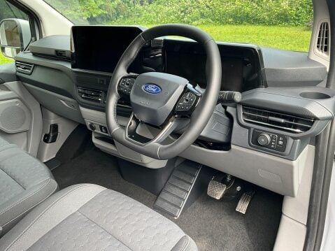 Ford Transit Custom 2.0 300 EcoBlue Limited Crew Van Auto L2 H1 Euro 6 (s/s) 5dr 11