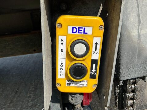 Ford Transit 2.0 350 EcoBlue Leader FWD L4 Euro 6 (s/s) 3dr 12