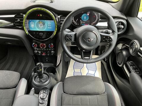 Mini Hatch 1.5 Cooper Sport Steptronic Euro 6 (s/s) 5dr 22