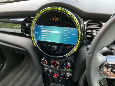 Mini Hatch 1.5 Cooper Sport Steptronic Euro 6 (s/s) 5dr 32