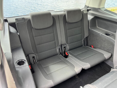 Volkswagen Touran 2.0 TDI SE Euro 5 5dr 27