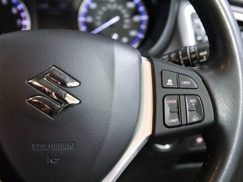 Suzuki SX4 S-Cross 1.4 Boosterjet 48V Hybrid SZ-T 5dr 3