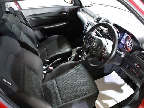 Suzuki Swift 1.2 Dualjet 83 12V Hybrid SZ5 5dr Auto 19