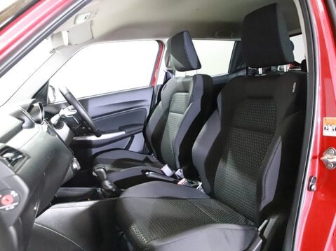 Suzuki Swift 1.2 Dualjet 83 12V Hybrid SZ5 5dr Auto 21