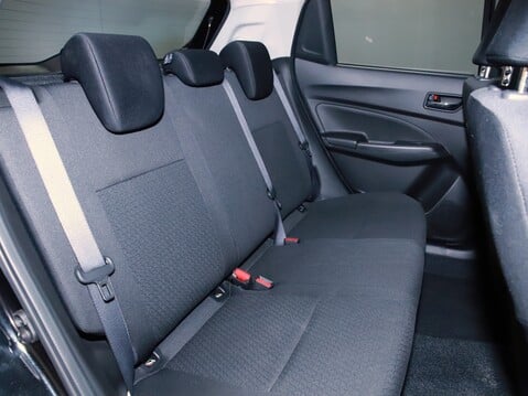 Suzuki Swift 1.2 Dualjet 83 12V Hybrid SZ5 5dr Auto 33