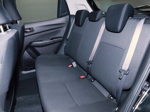 Suzuki Swift 1.2 Dualjet 83 12V Hybrid SZ5 5dr Auto 35