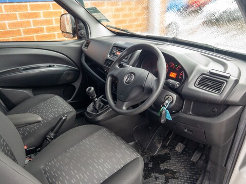 Vauxhall Combo 2300 1.6 CDTI 16V 105ps H1 Van Euro 6 [Start Stop] 23