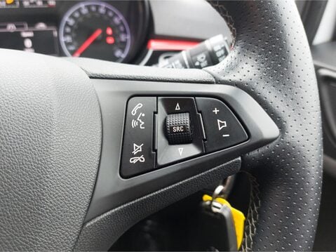 Vauxhall Corsa 1.4 SRi Vx-line Nav Black 5dr 29