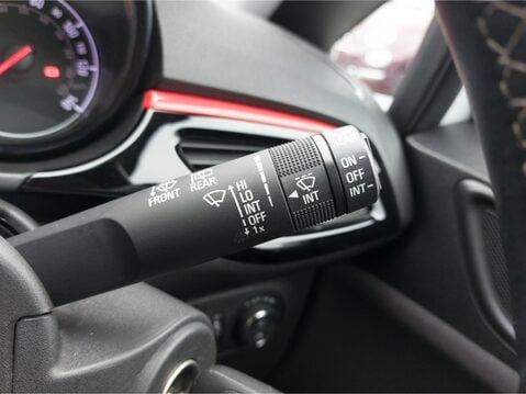 Vauxhall Corsa 1.4 SRi Vx-line Nav Black 5dr 31