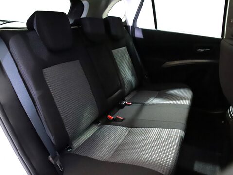 Suzuki S-Cross 1.5 Hybrid Motion 5dr AGS 32