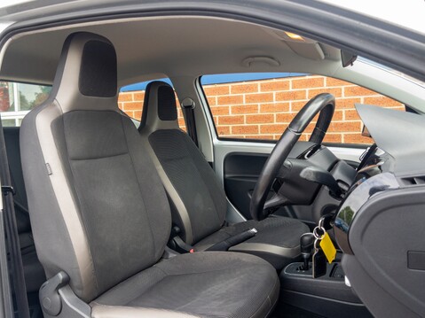 Volkswagen Up 1.0 High Up 3dr ASG 18