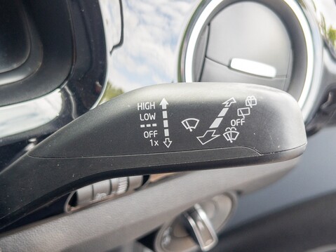 Volkswagen Up 1.0 High Up 3dr ASG 24