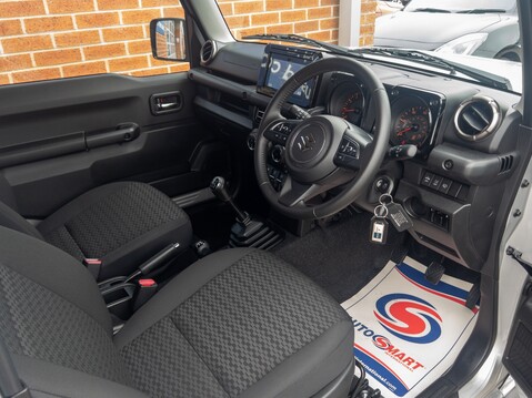 Suzuki Jimny 1.5 SZ5 ALLGRIP 3dr 18