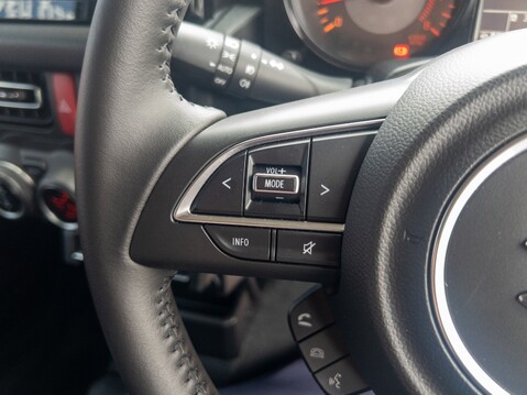 Suzuki Jimny 1.5 SZ5 ALLGRIP 3dr 25