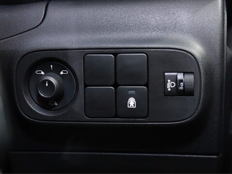 Citroen C3 1.2 PureTech C-Series 5dr 25