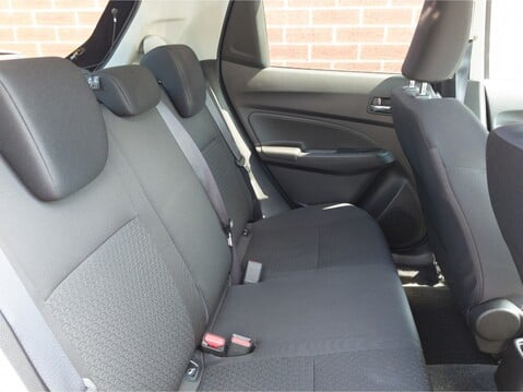 Suzuki Swift 1.2 Dualjet 83 12V Hybrid SZ5 5dr Auto 17